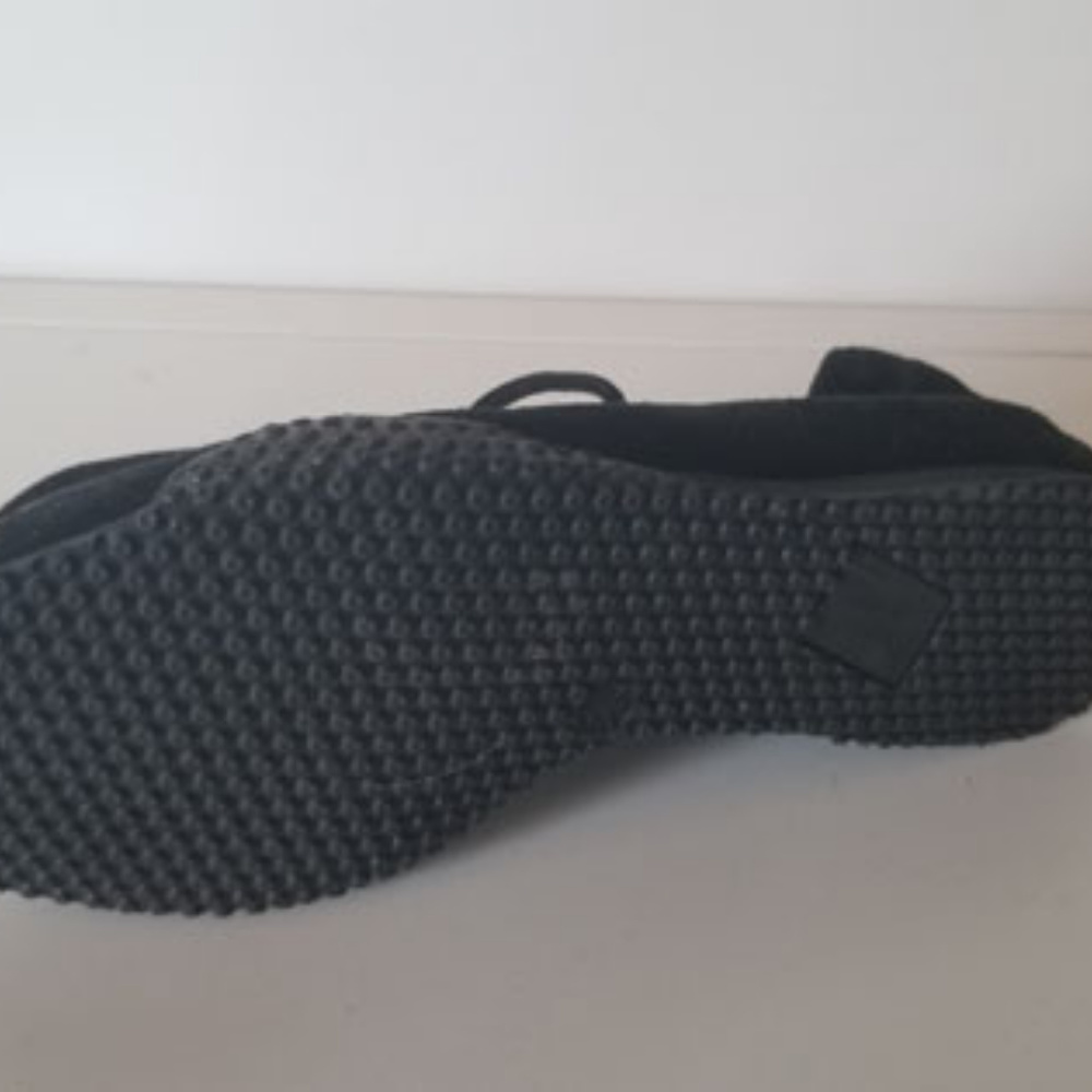Shoes - Picture 3 of 3